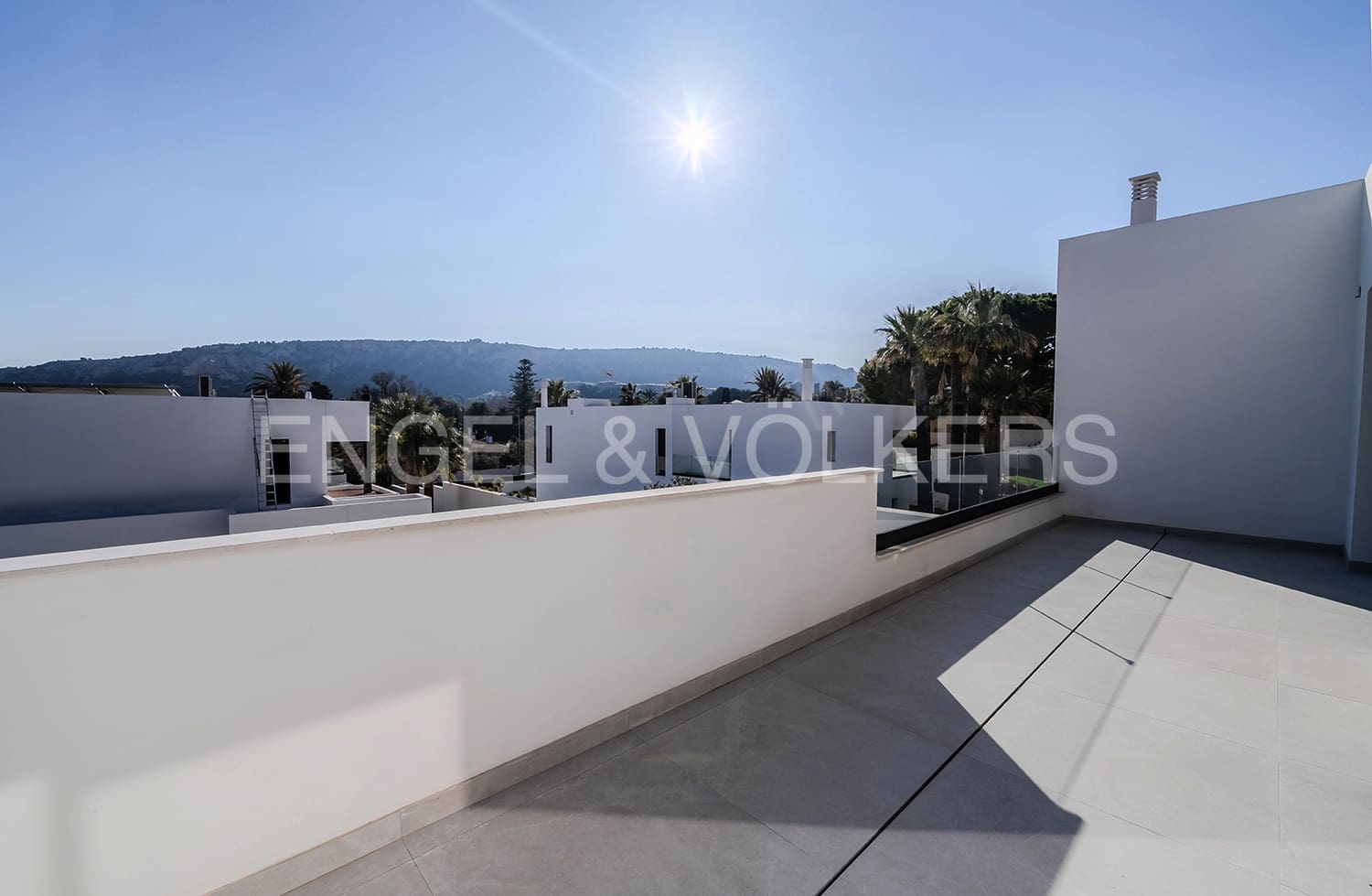 4 soverom Villa til salgs i Alicante by med svømmebasseng garasje - € 1 695 000 (Ref: 6330396)