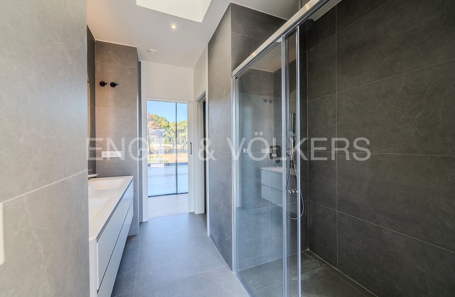 4 soverom Villa til salgs i Alicante by med svømmebasseng garasje - € 1 695 000 (Ref: 6330396)