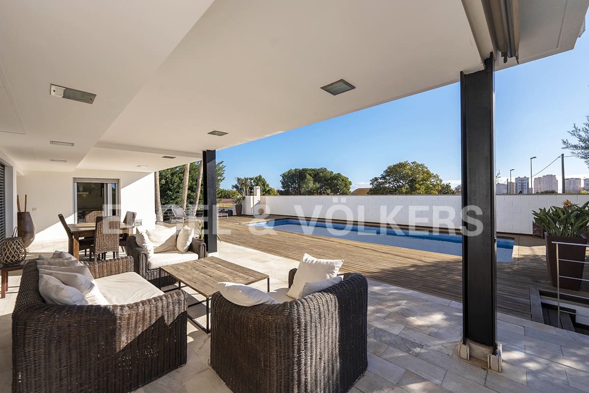 4 soveværelse Villa til salg i La Font med swimmingpool garage - € 1.480.000 (Ref: 6525498)