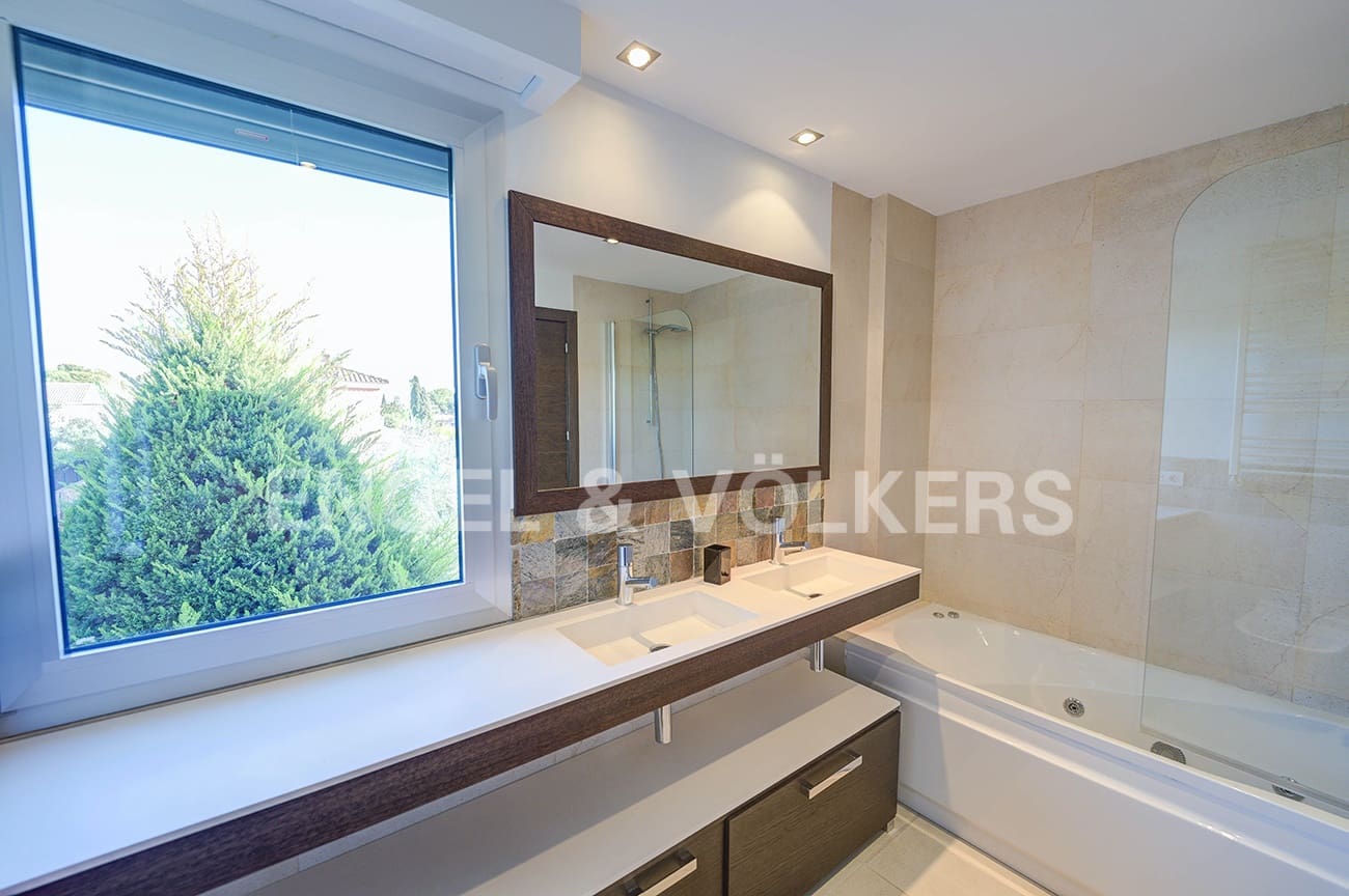 4 soveværelse Villa til salg i La Font med swimmingpool garage - € 1.480.000 (Ref: 6525498)