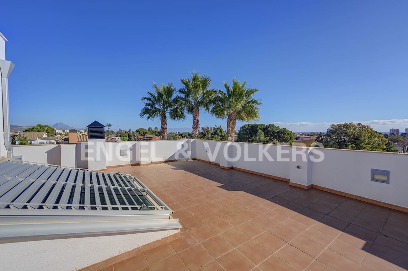 4 soveværelse Villa til salg i La Font med swimmingpool garage - € 1.480.000 (Ref: 6525498)