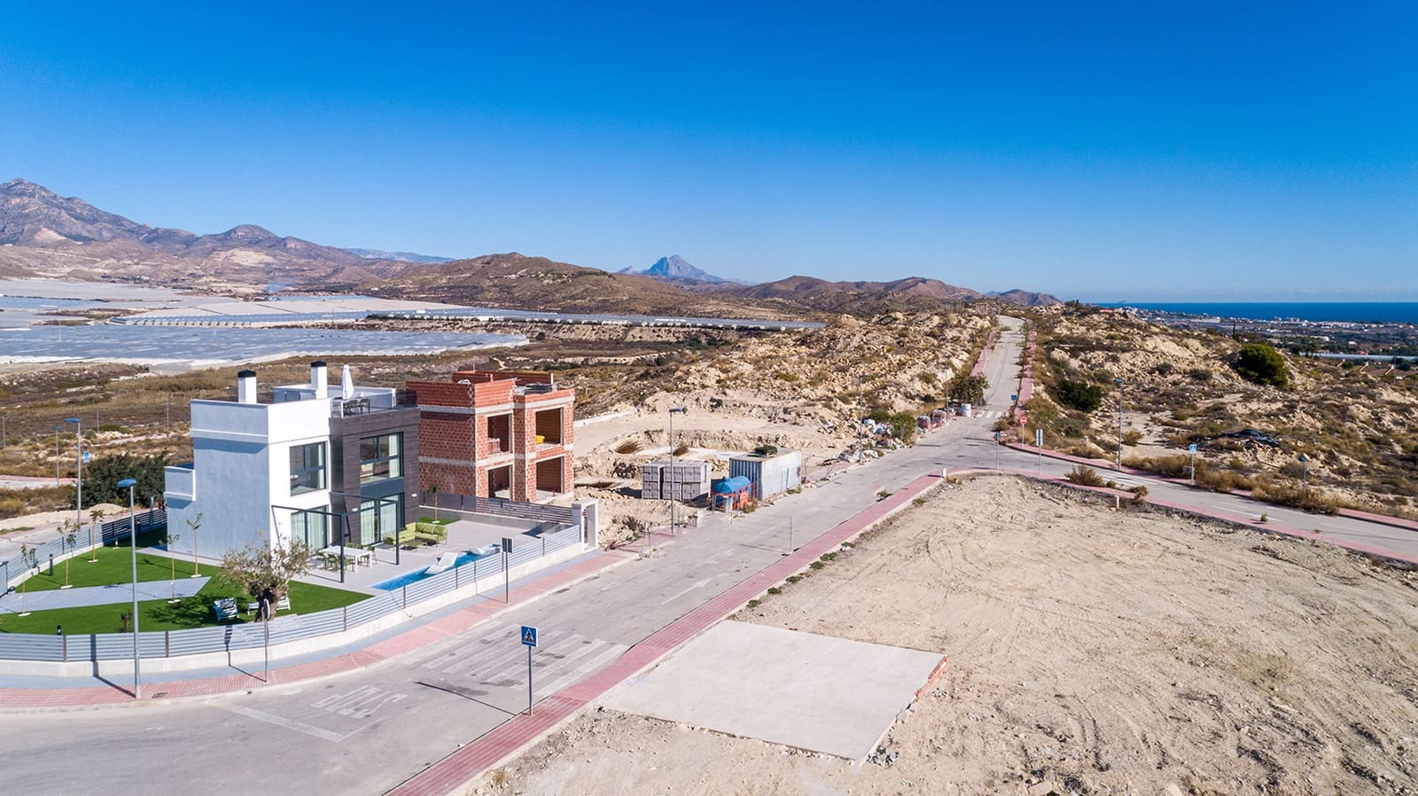 3 soveværelse Villa til salg i Bonalba med swimmingpool - € 495.000 (Ref: 7200005)