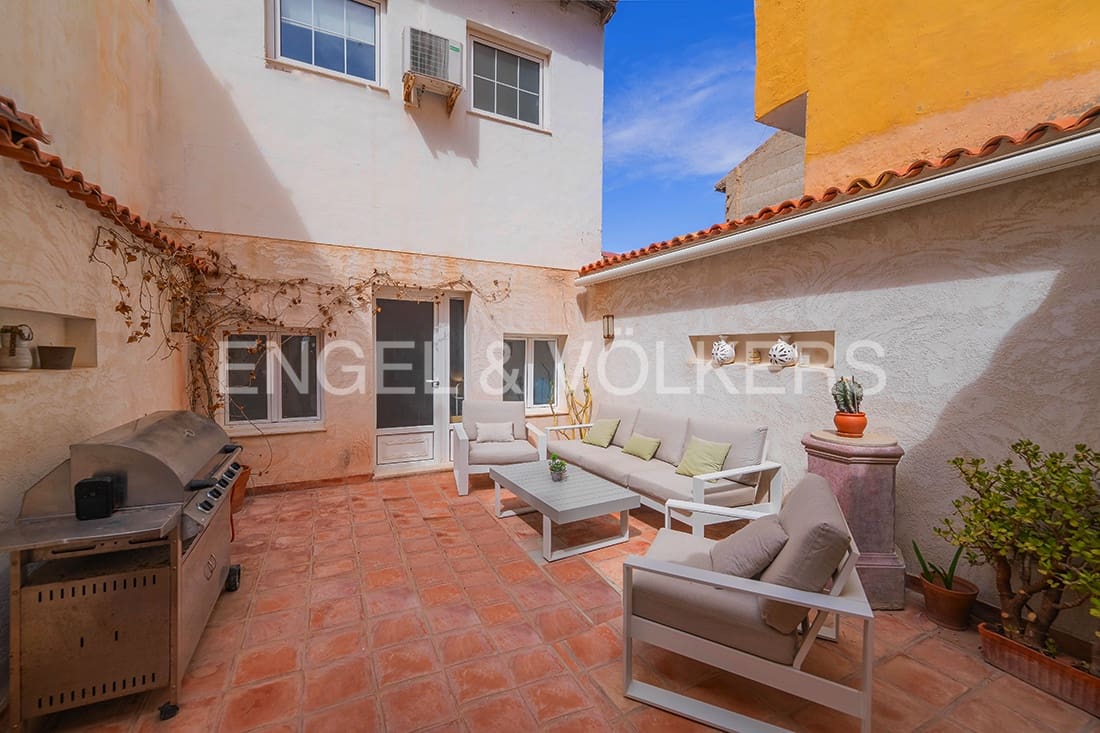 4 soveværelse Villa til salg i El Campello - € 1.150.000 (Ref: 7800298)