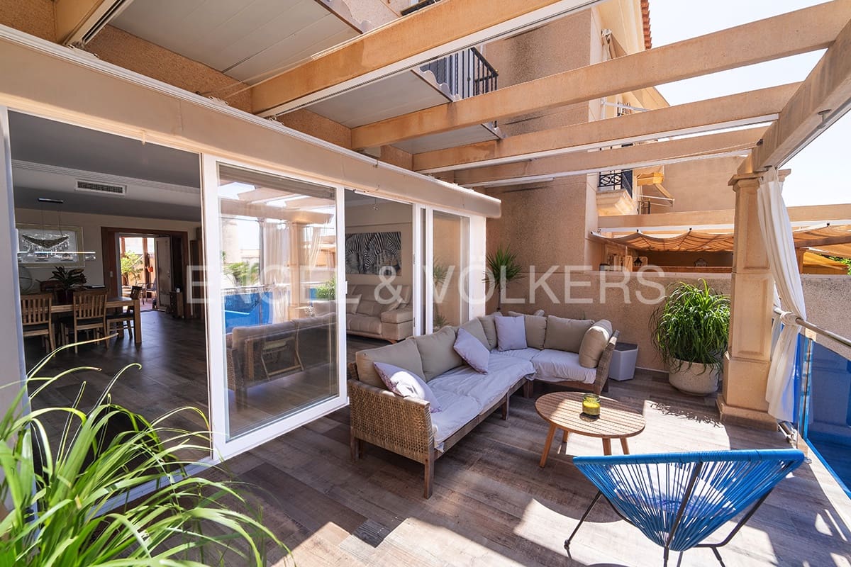 4 soveværelse Rækkehus til salg i El Campello - € 695.000 (Ref: 7800304)