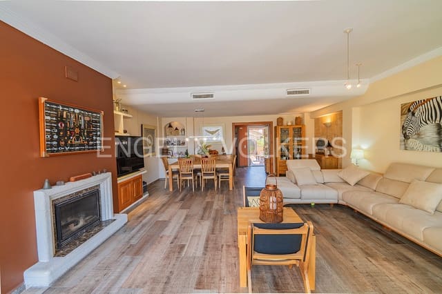 4 bedroom Terraced Villa for sale in El Campello - € 695,000 (Ref: 7800304)