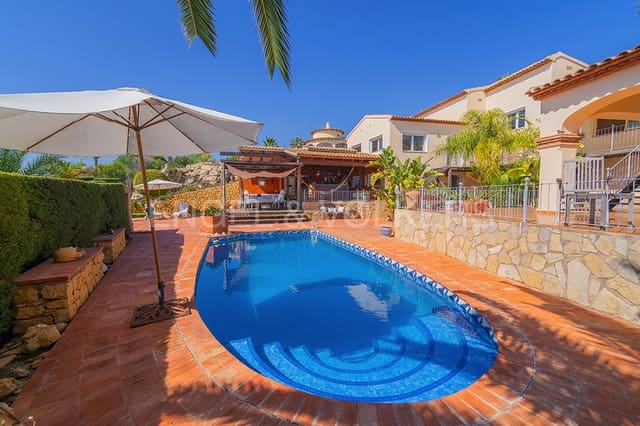 6 soveværelse Villa til salg i El Campello med swimmingpool - € 1.100.000 (Ref: 7845188)