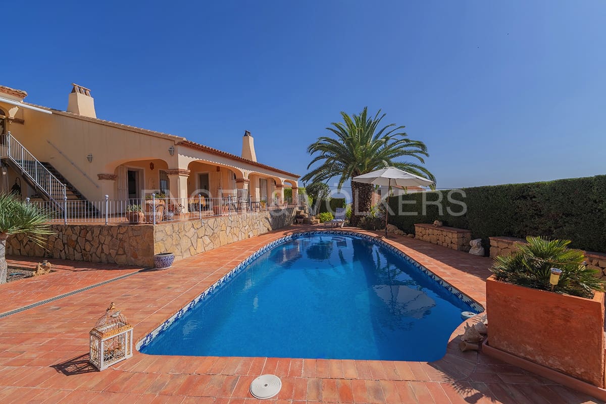 6 soveværelse Villa til salg i El Campello med swimmingpool - € 1.100.000 (Ref: 7845188)