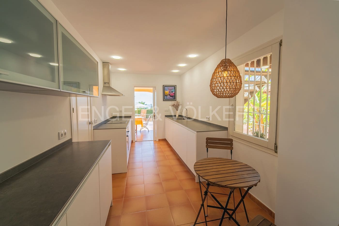 6 soveværelse Villa til salg i El Campello med swimmingpool - € 1.100.000 (Ref: 7845188)