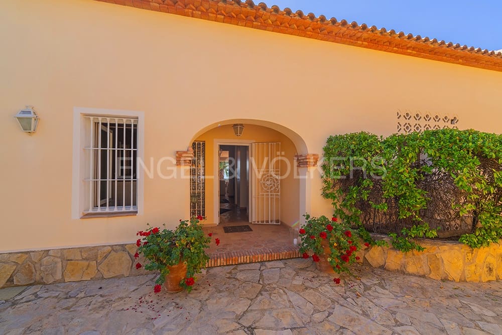 6 soveværelse Villa til salg i El Campello med swimmingpool - € 1.100.000 (Ref: 7845188)