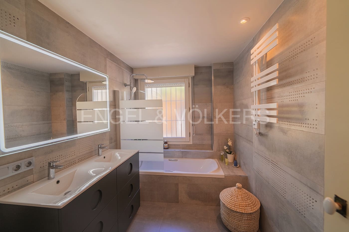 6 soveværelse Villa til salg i El Campello med swimmingpool - € 1.100.000 (Ref: 7845188)