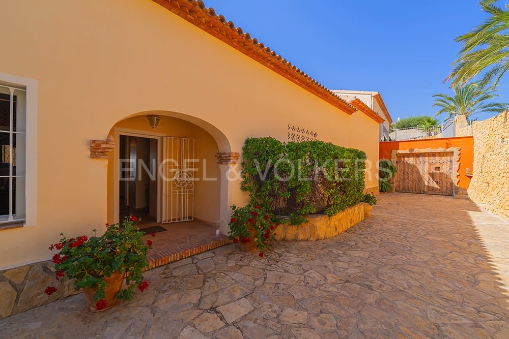 6 soveværelse Villa til salg i El Campello med swimmingpool - € 1.100.000 (Ref: 7845188)