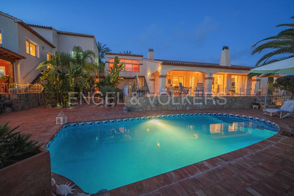 6 soveværelse Villa til salg i El Campello med swimmingpool - € 1.100.000 (Ref: 7845188)