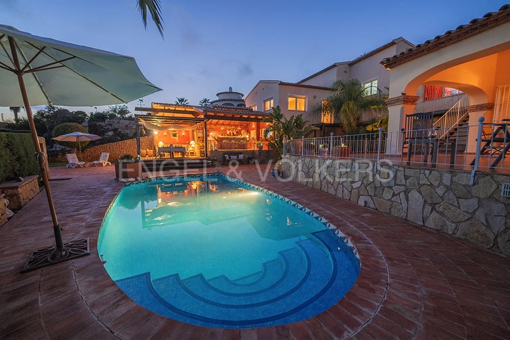 6 soveværelse Villa til salg i El Campello med swimmingpool - € 1.100.000 (Ref: 7845188)