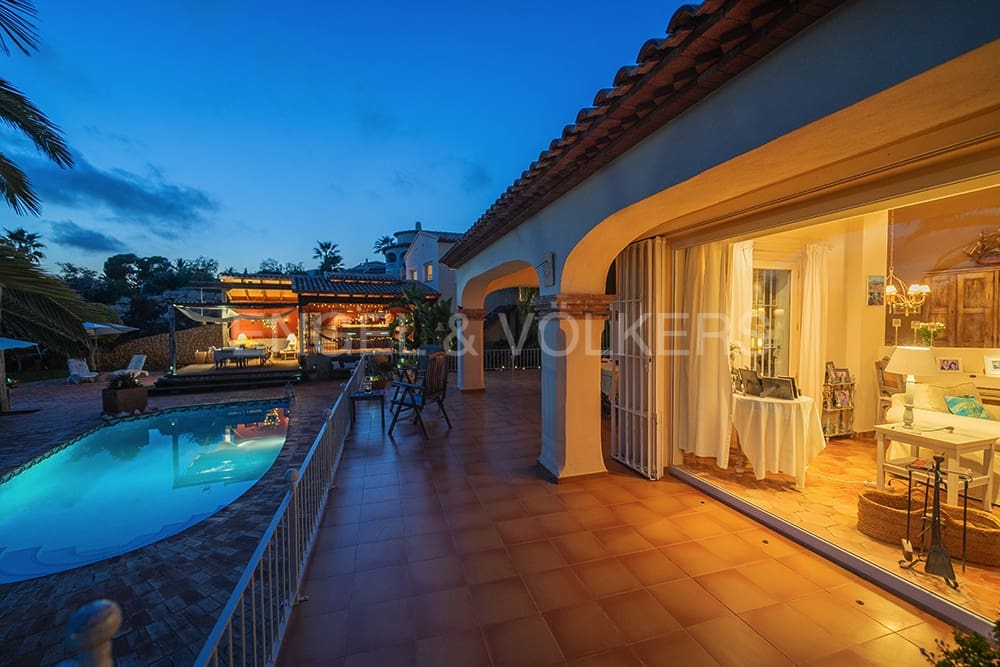 6 soveværelse Villa til salg i El Campello med swimmingpool - € 1.100.000 (Ref: 7845188)