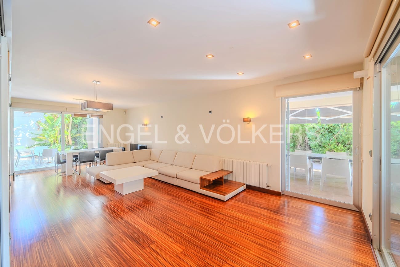 5 bedroom Villa for sale in Elche / Elx with pool garage - € 735,000 (Ref: 7862810)