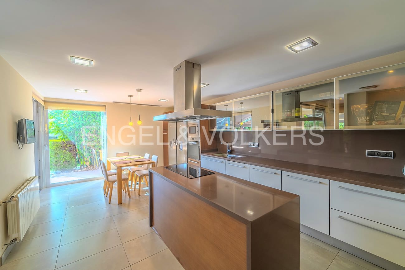 5 bedroom Villa for sale in Elche / Elx with pool garage - € 735,000 (Ref: 7862810)