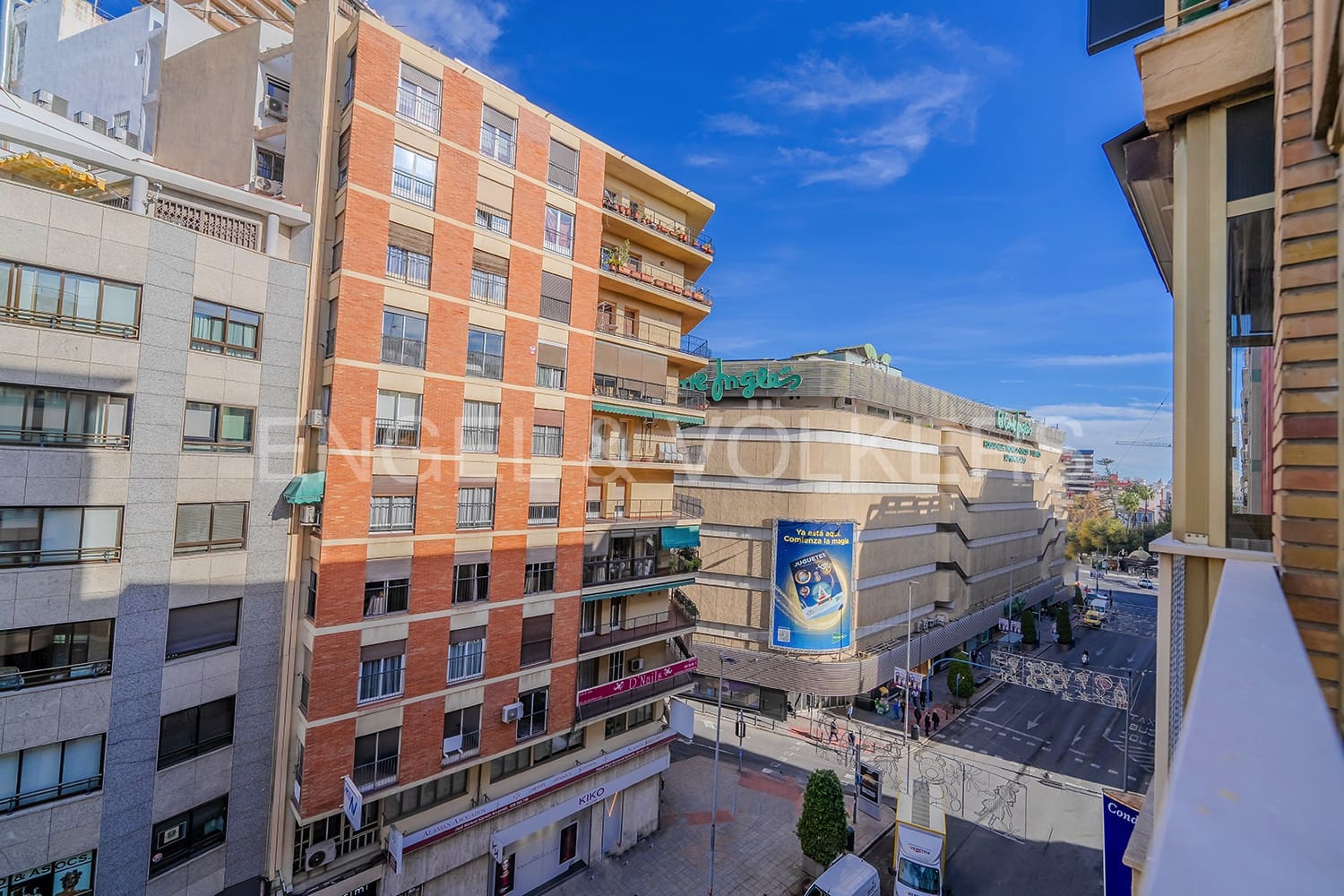 4 bedroom Apartment for sale in Alicante / Alacant city - € 420,000 (Ref: 7965619)
