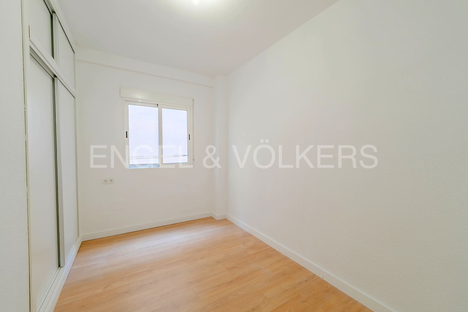 4 bedroom Apartment for sale in Alicante / Alacant city - € 420,000 (Ref: 7965619)