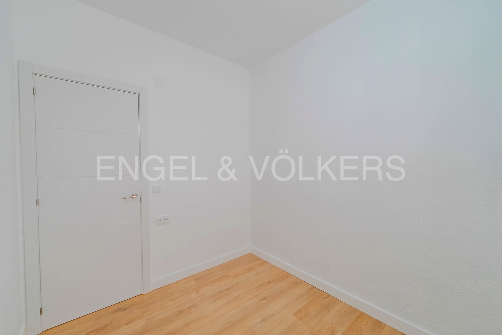 4 bedroom Apartment for sale in Alicante / Alacant city - € 420,000 (Ref: 7965619)