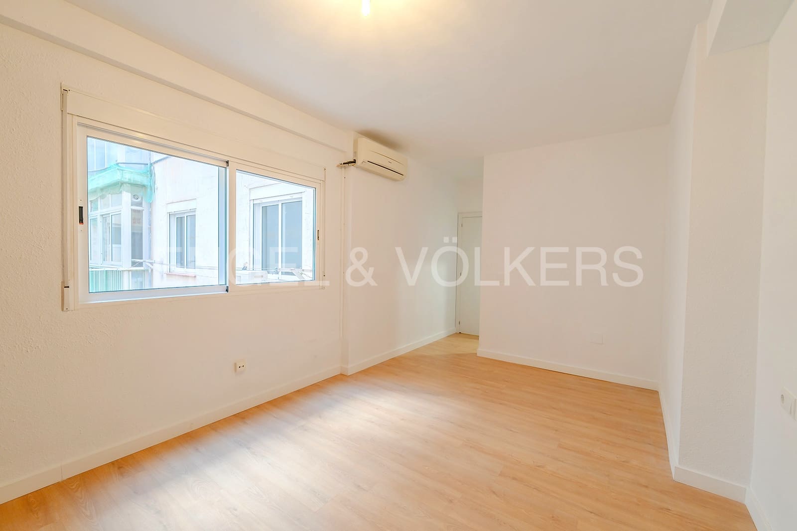 4 bedroom Apartment for sale in Alicante / Alacant city - € 420,000 (Ref: 7965619)