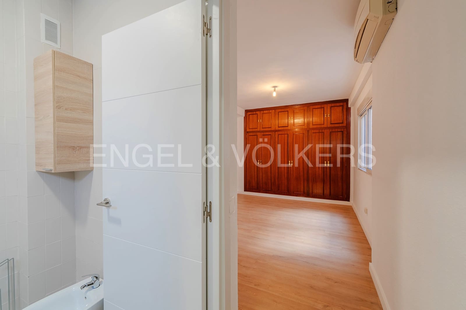 4 bedroom Apartment for sale in Alicante / Alacant city - € 420,000 (Ref: 7965619)