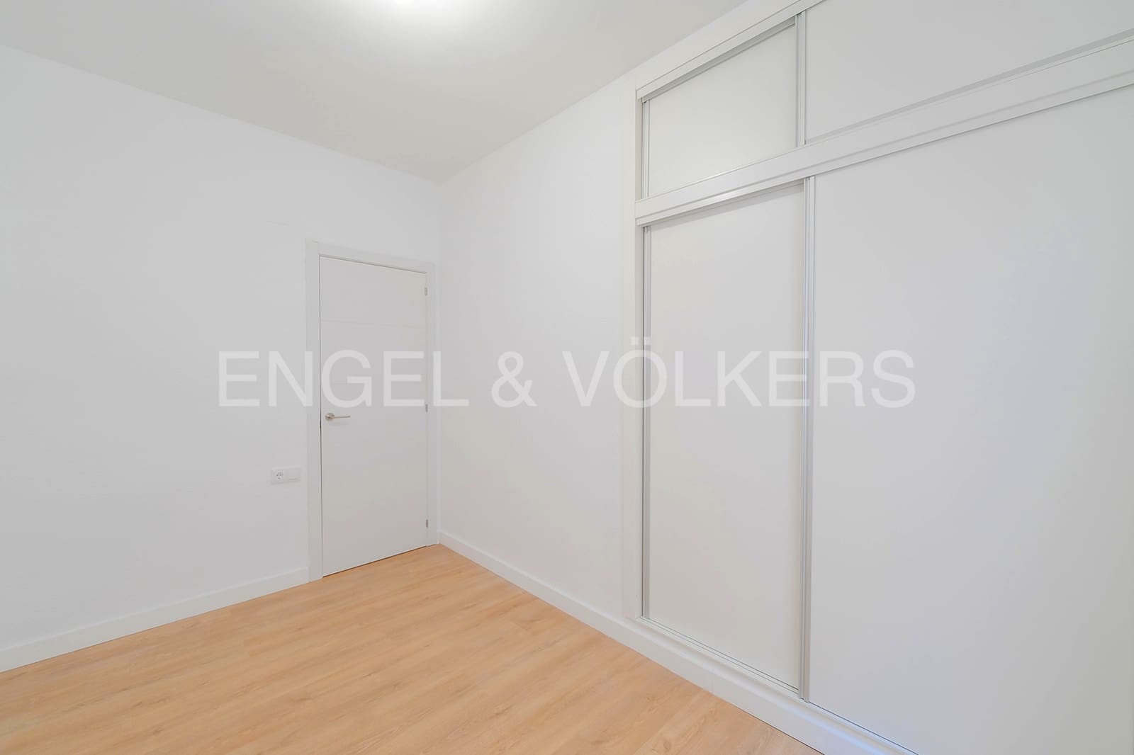 4 bedroom Apartment for sale in Alicante / Alacant city - € 420,000 (Ref: 7965619)