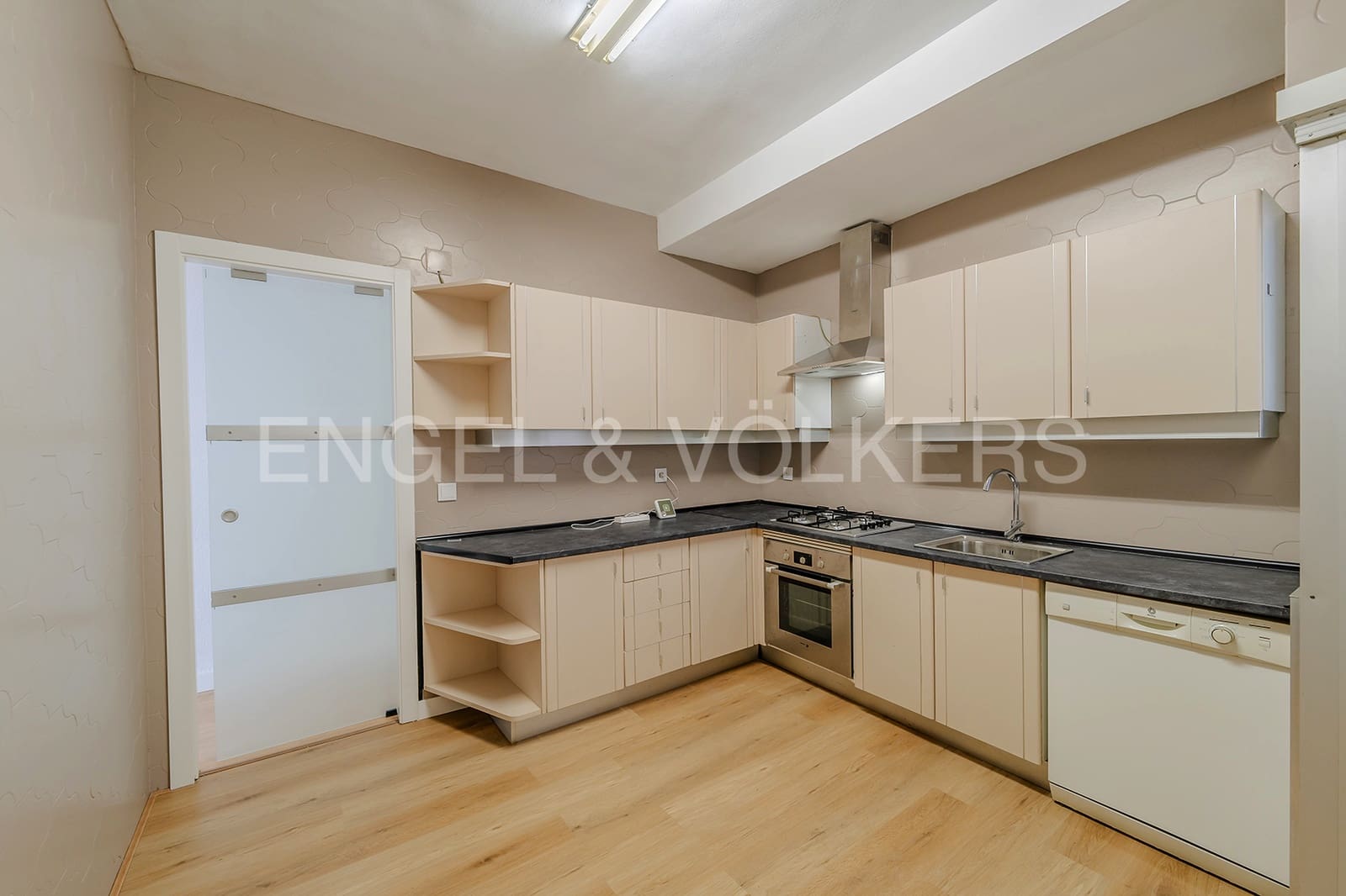 4 bedroom Apartment for sale in Alicante / Alacant city - € 420,000 (Ref: 7965619)