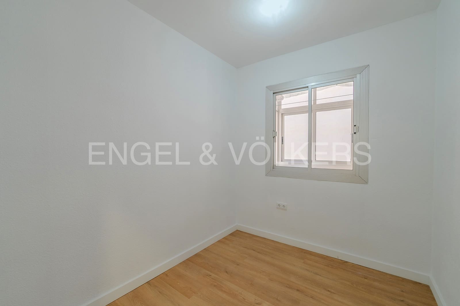 4 bedroom Apartment for sale in Alicante / Alacant city - € 420,000 (Ref: 7965619)