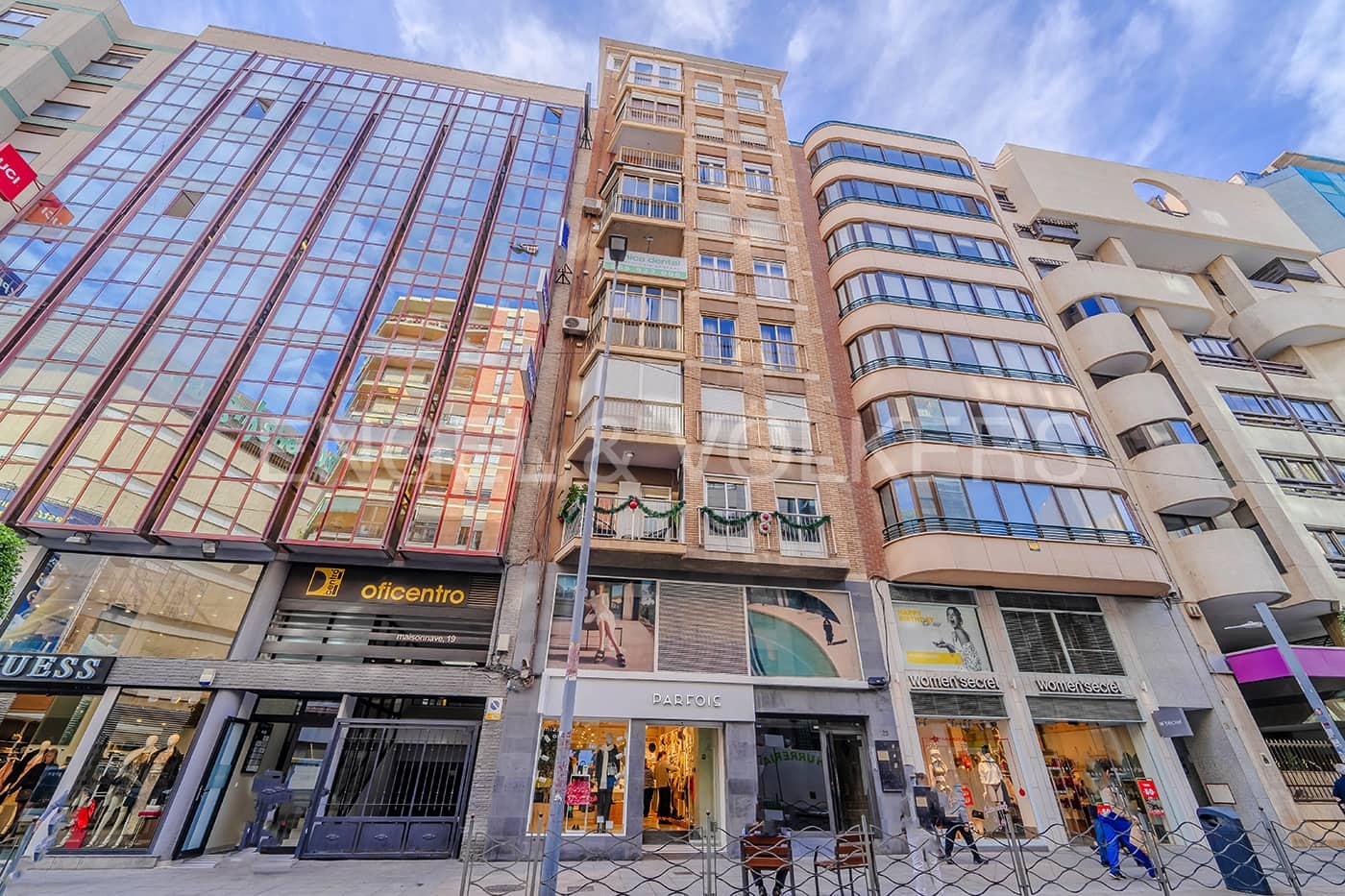 4 bedroom Apartment for sale in Alicante / Alacant city - € 420,000 (Ref: 7965619)