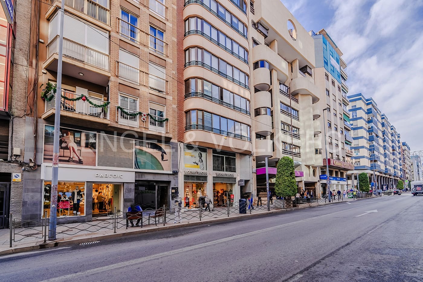 4 bedroom Apartment for sale in Alicante / Alacant city - € 420,000 (Ref: 7965619)