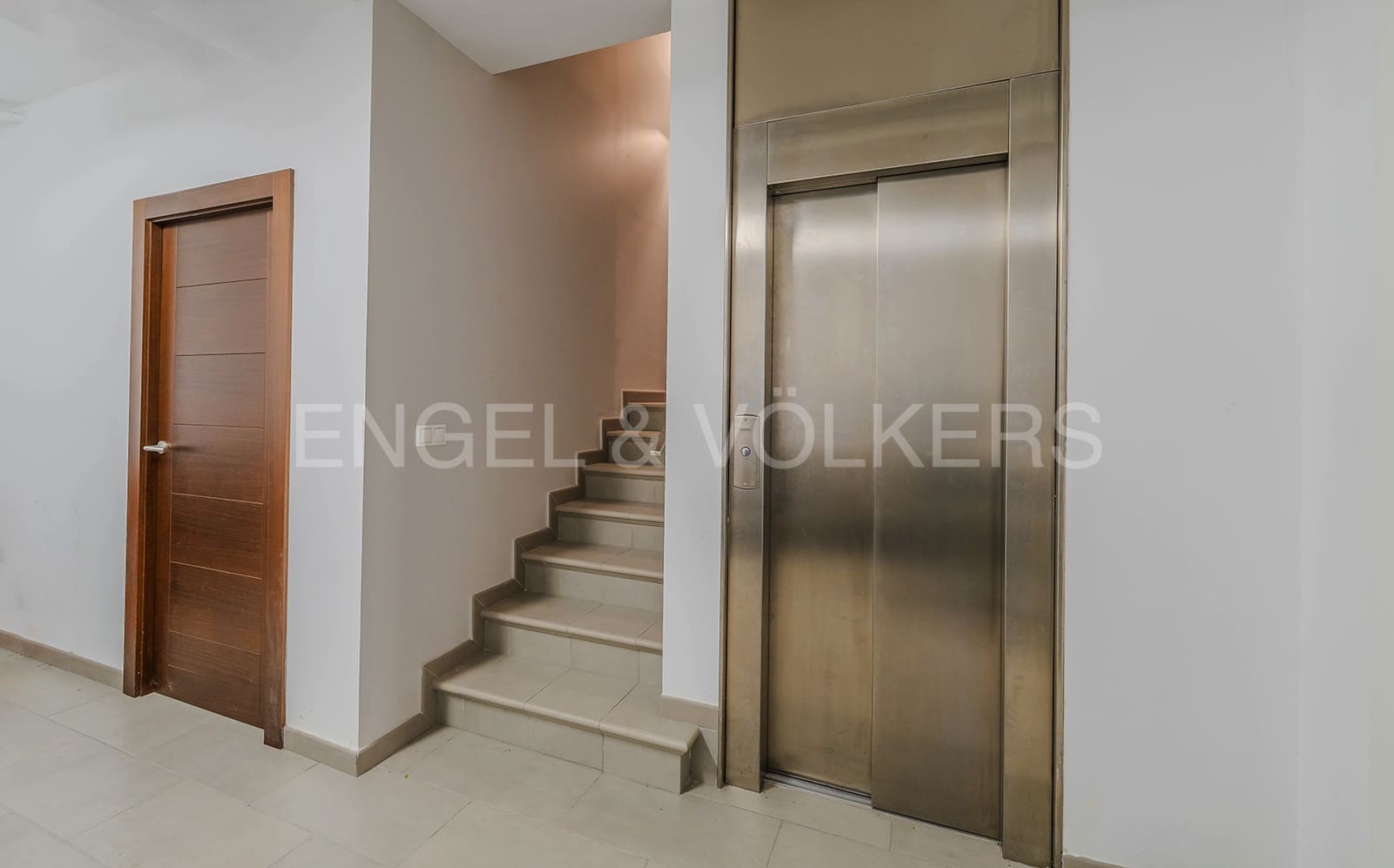 4 soveværelse Byhus til salg i Elche / Elx med swimmingpool garage - € 990.000 (Ref: 8113121)