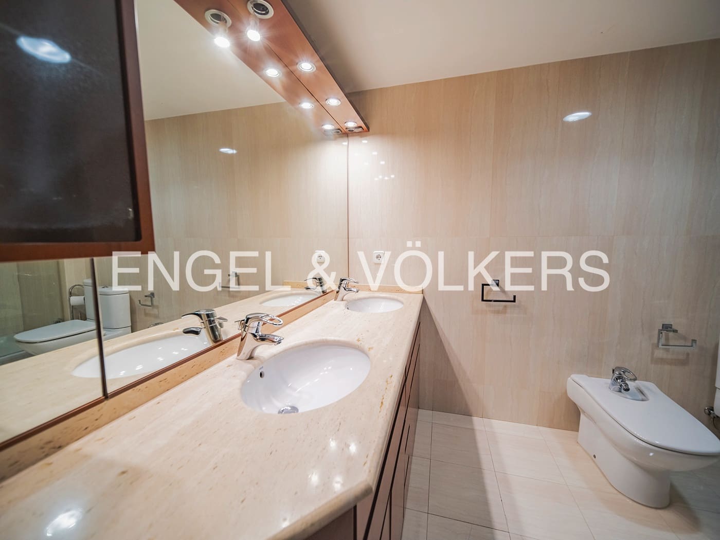 4 soveværelse Lejlighed til salg i Alicante by med garage - € 450.000 (Ref: 8141296)