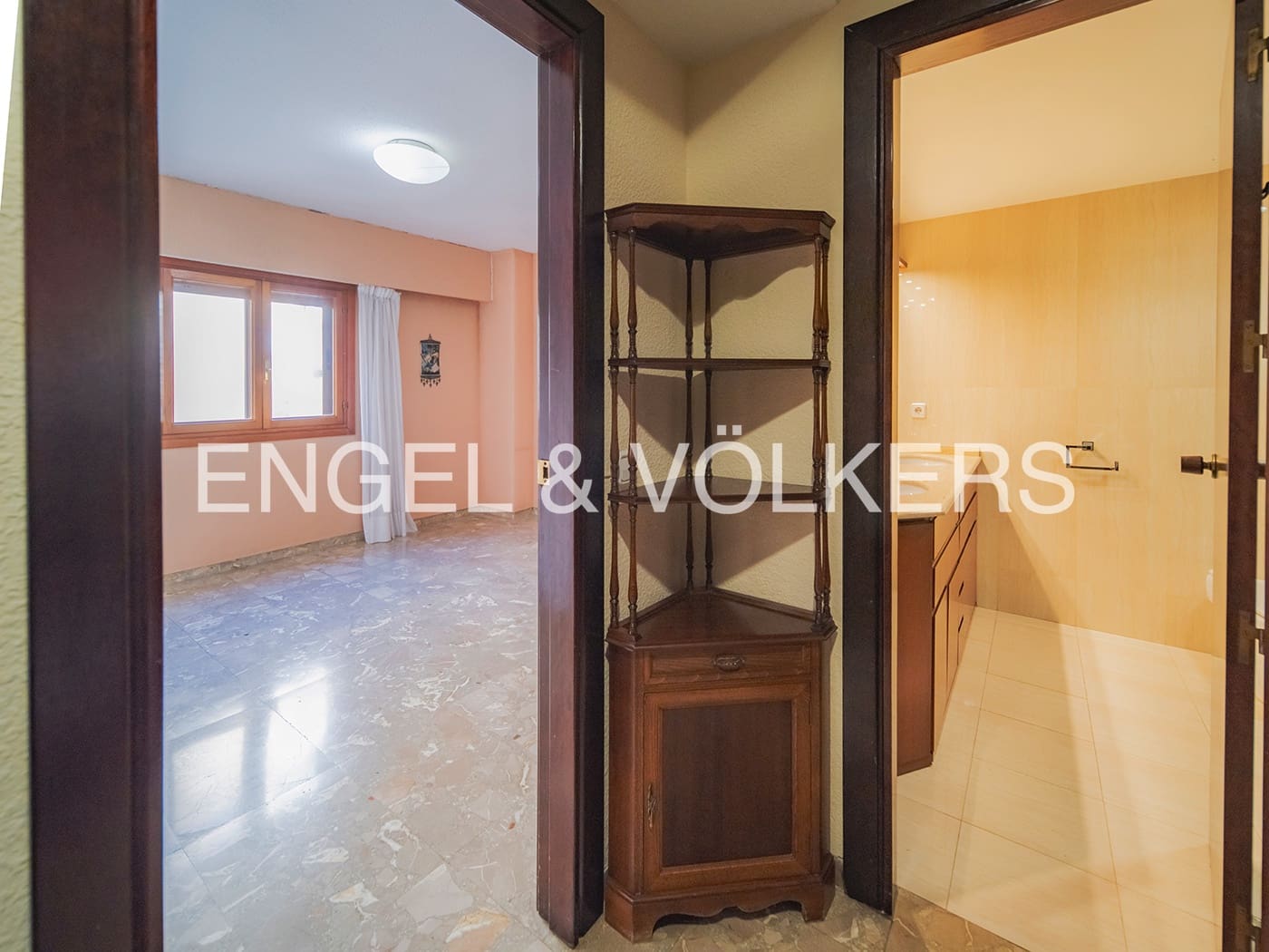 4 soveværelse Lejlighed til salg i Alicante by med garage - € 450.000 (Ref: 8141296)