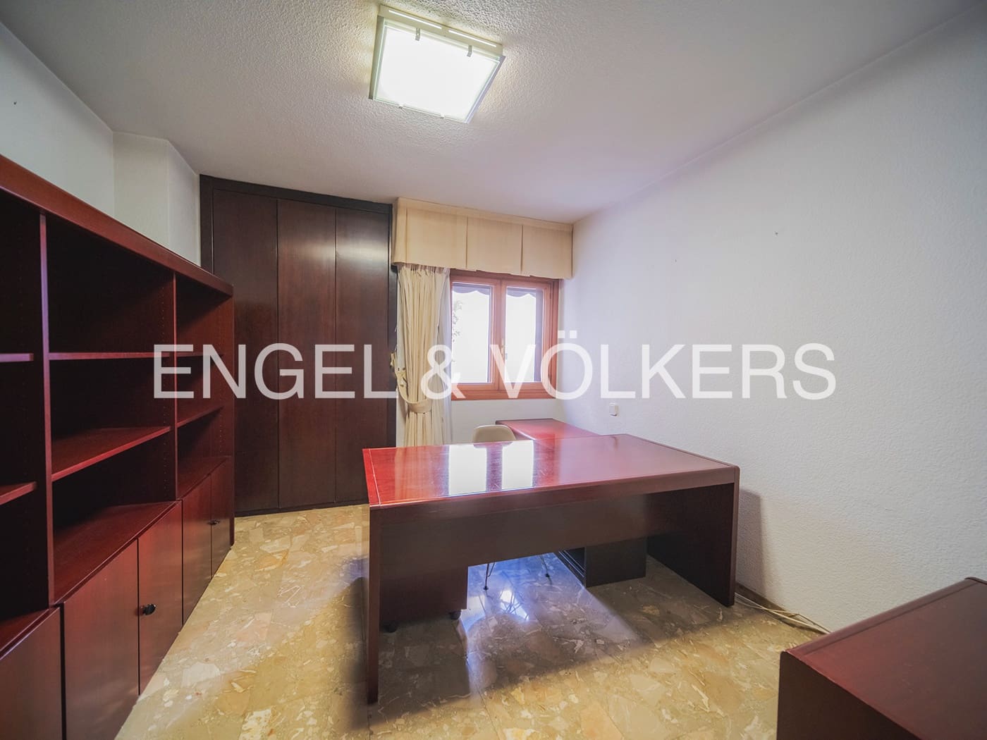 4 soveværelse Lejlighed til salg i Alicante by med garage - € 450.000 (Ref: 8141296)