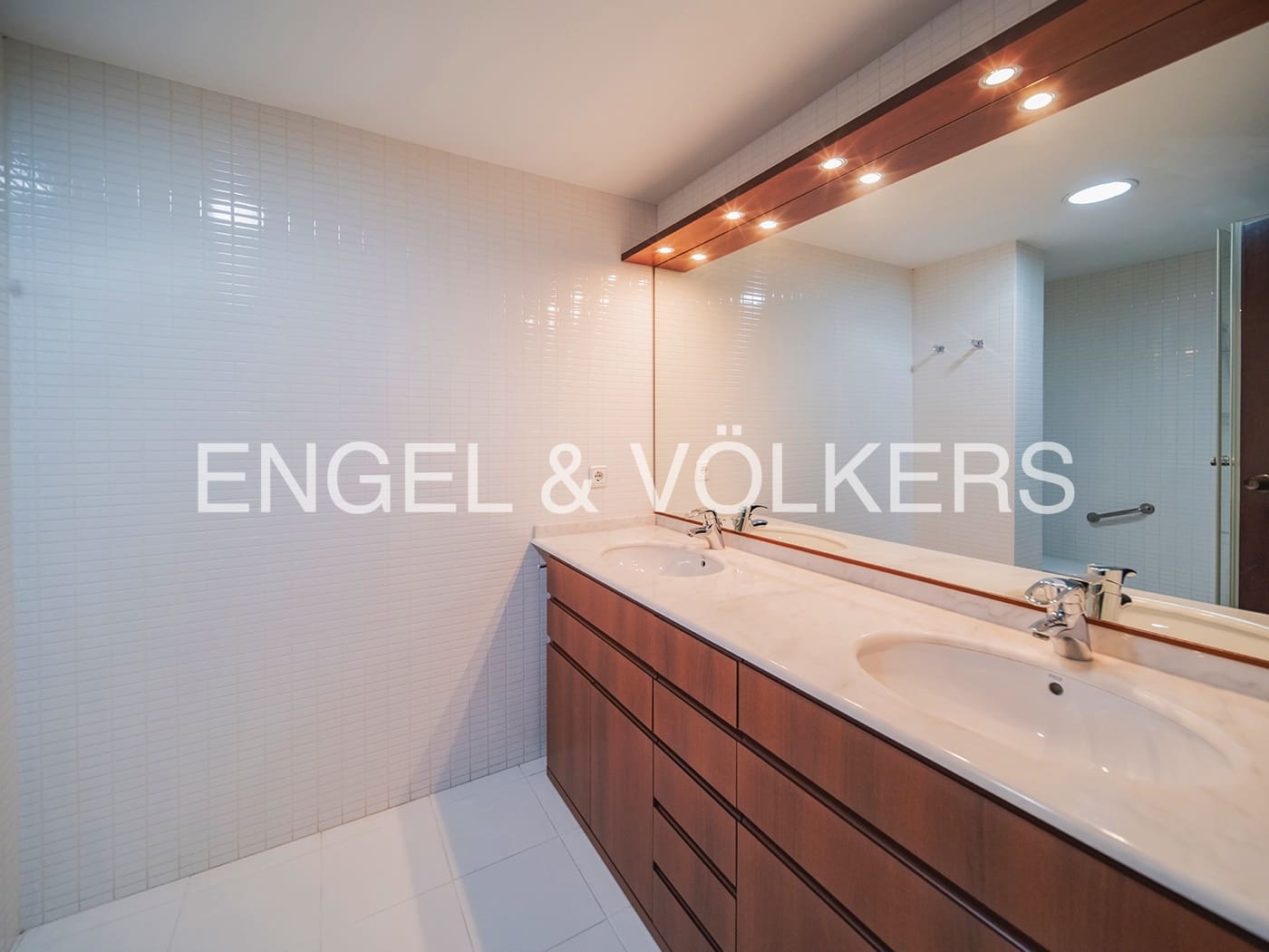 4 soveværelse Lejlighed til salg i Alicante by med garage - € 450.000 (Ref: 8141296)