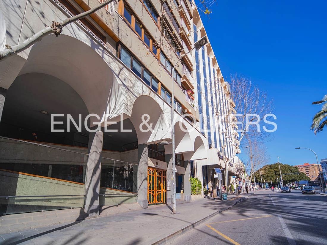 4 soveværelse Lejlighed til salg i Alicante by med garage - € 450.000 (Ref: 8141296)