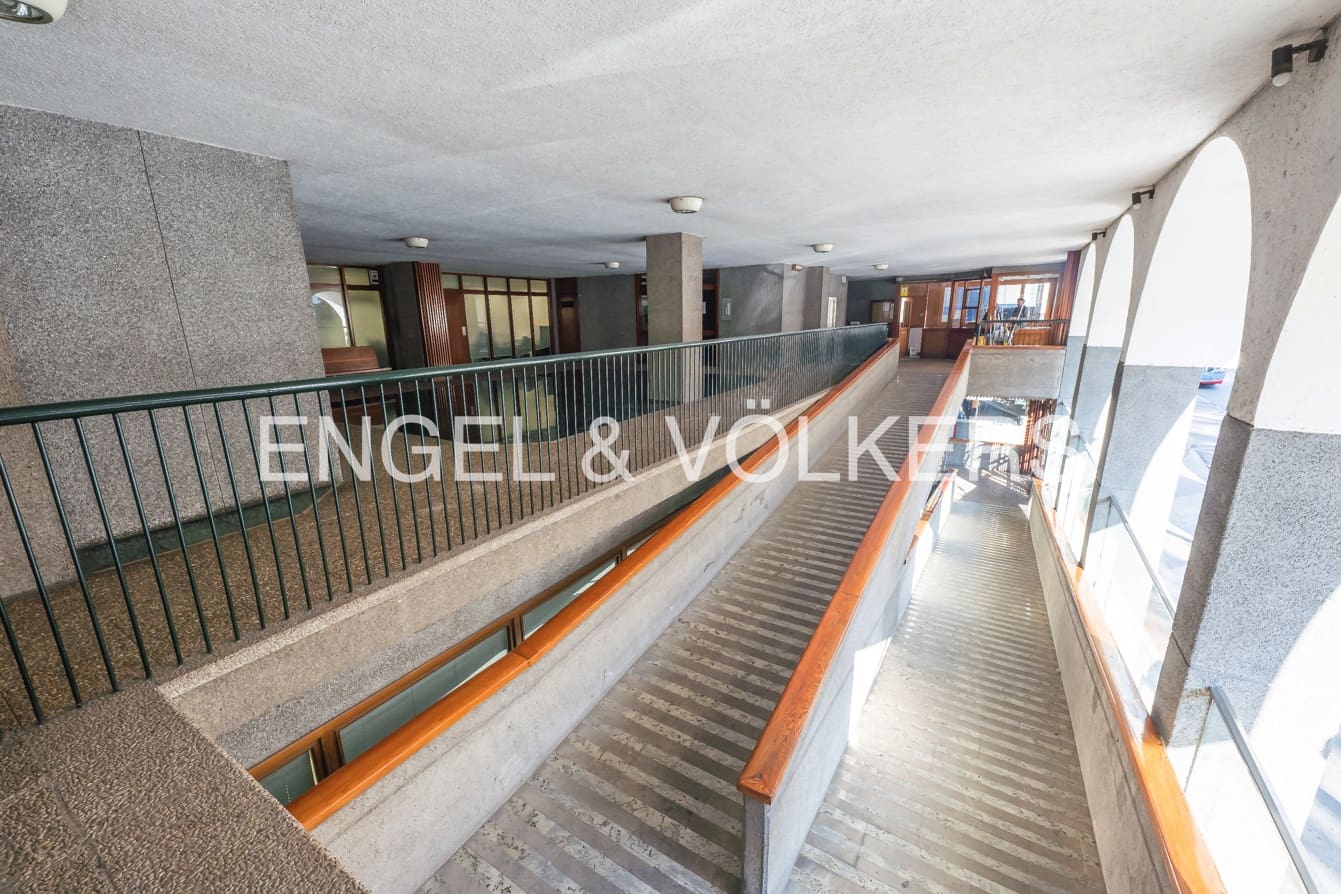 4 soveværelse Lejlighed til salg i Alicante by med garage - € 450.000 (Ref: 8141296)