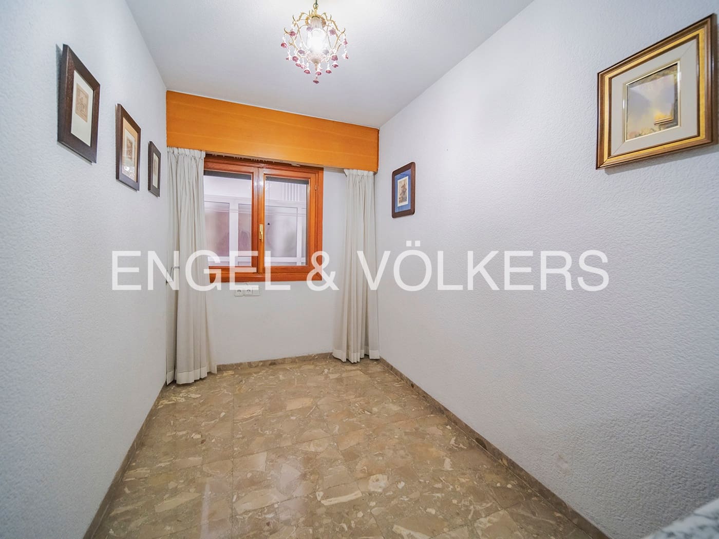 4 soveværelse Lejlighed til salg i Alicante by med garage - € 450.000 (Ref: 8141296)