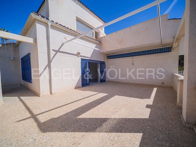 4 soveværelse Villa til salg i Coveta Fuma, El Campello med garage - € 695.000 (Ref: 8173540)
