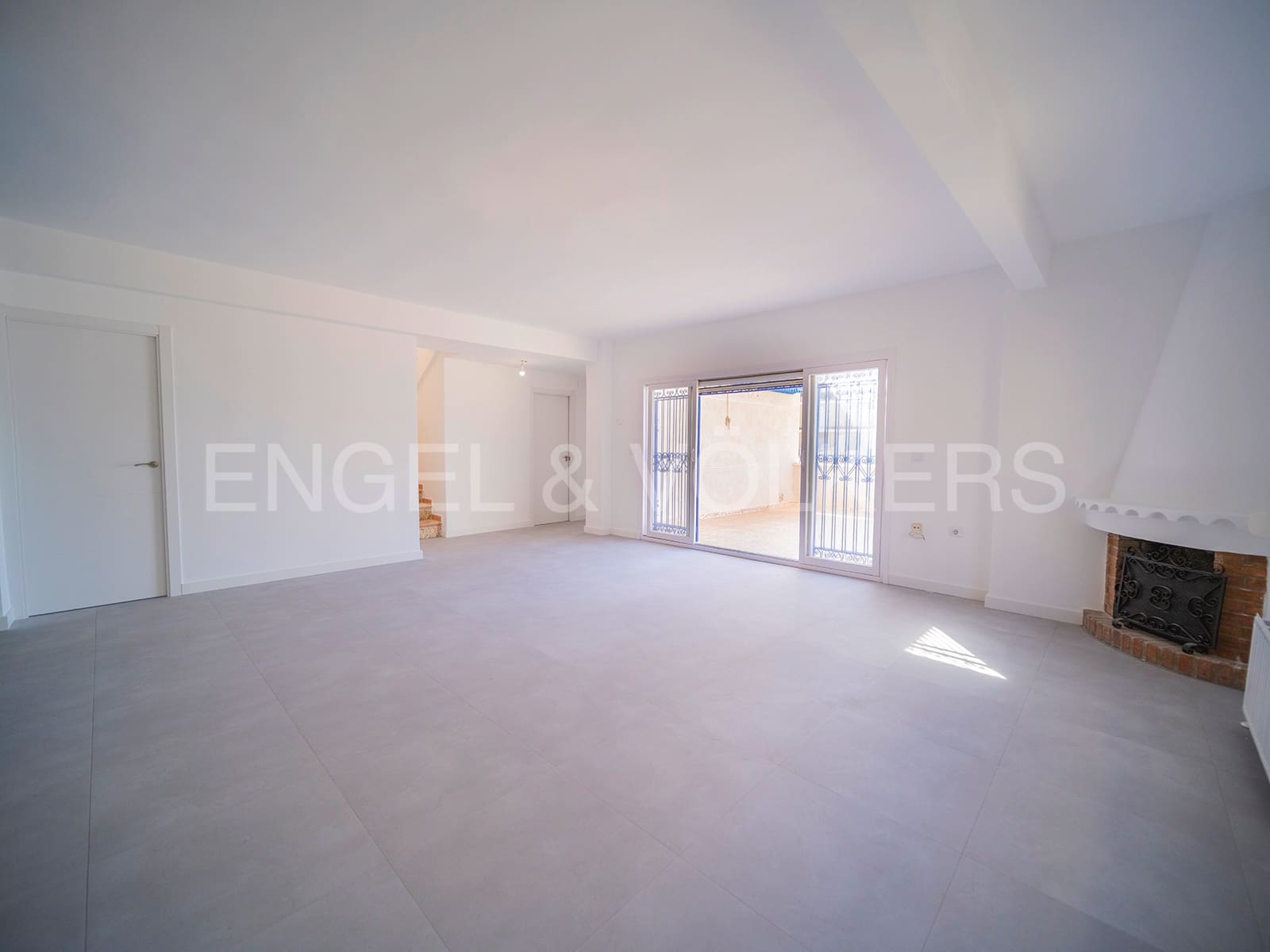 4 soveværelse Villa til salg i El Campello med garage - € 695.000 (Ref: 8173540)