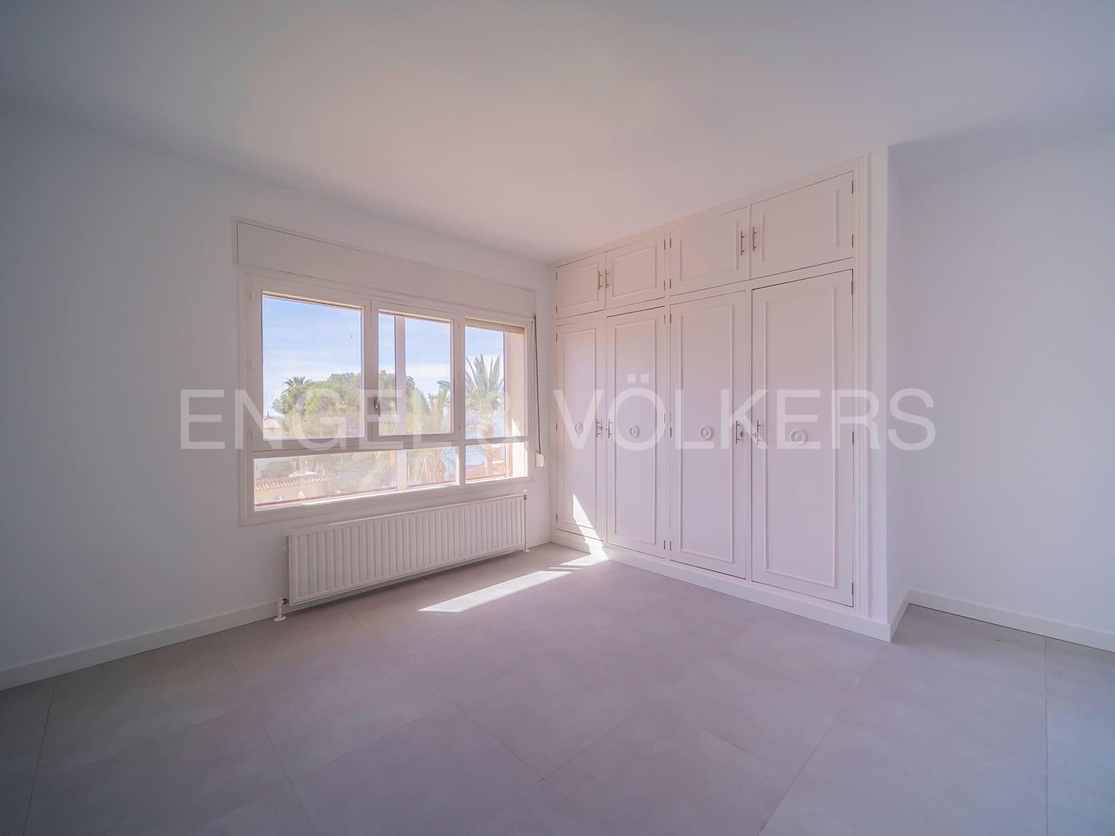 4 soveværelse Villa til salg i El Campello med garage - € 695.000 (Ref: 8173540)