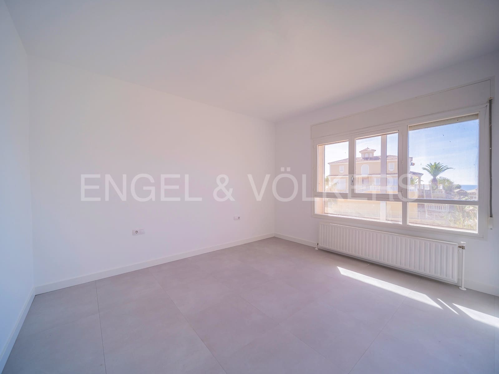 4 soveværelse Villa til salg i El Campello med garage - € 695.000 (Ref: 8173540)