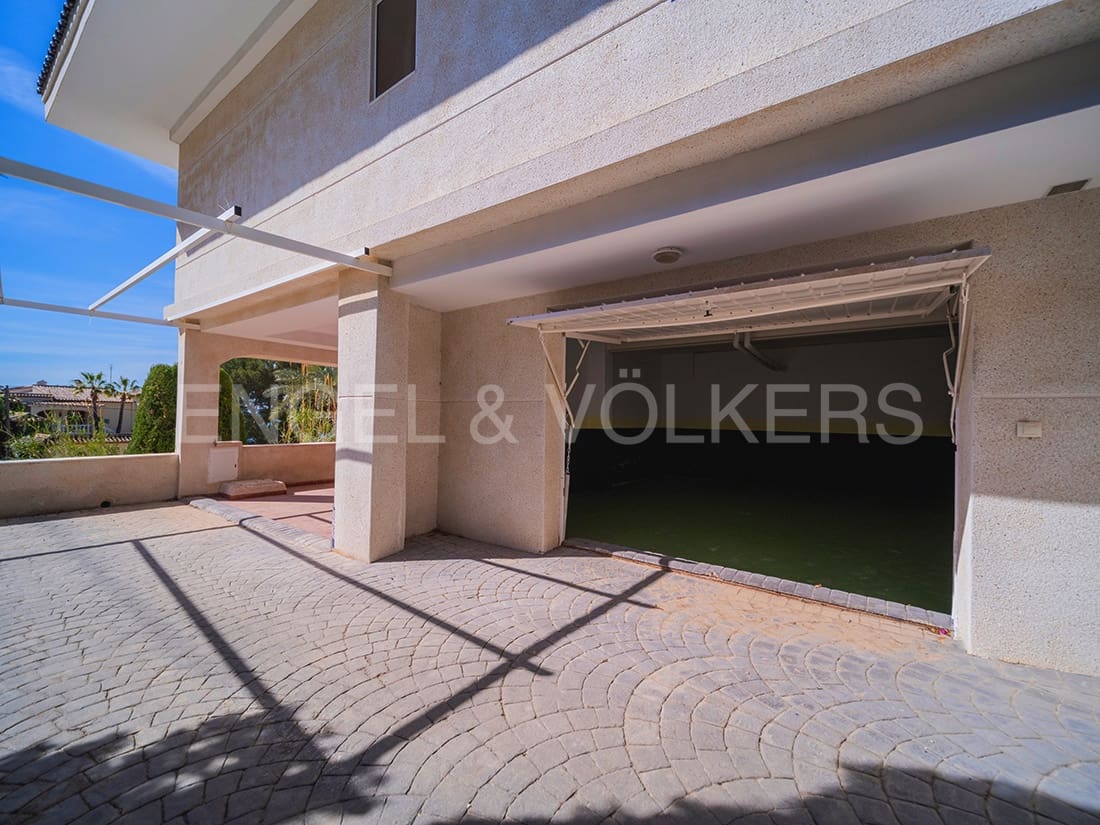 4 soveværelse Villa til salg i El Campello med garage - € 695.000 (Ref: 8173540)