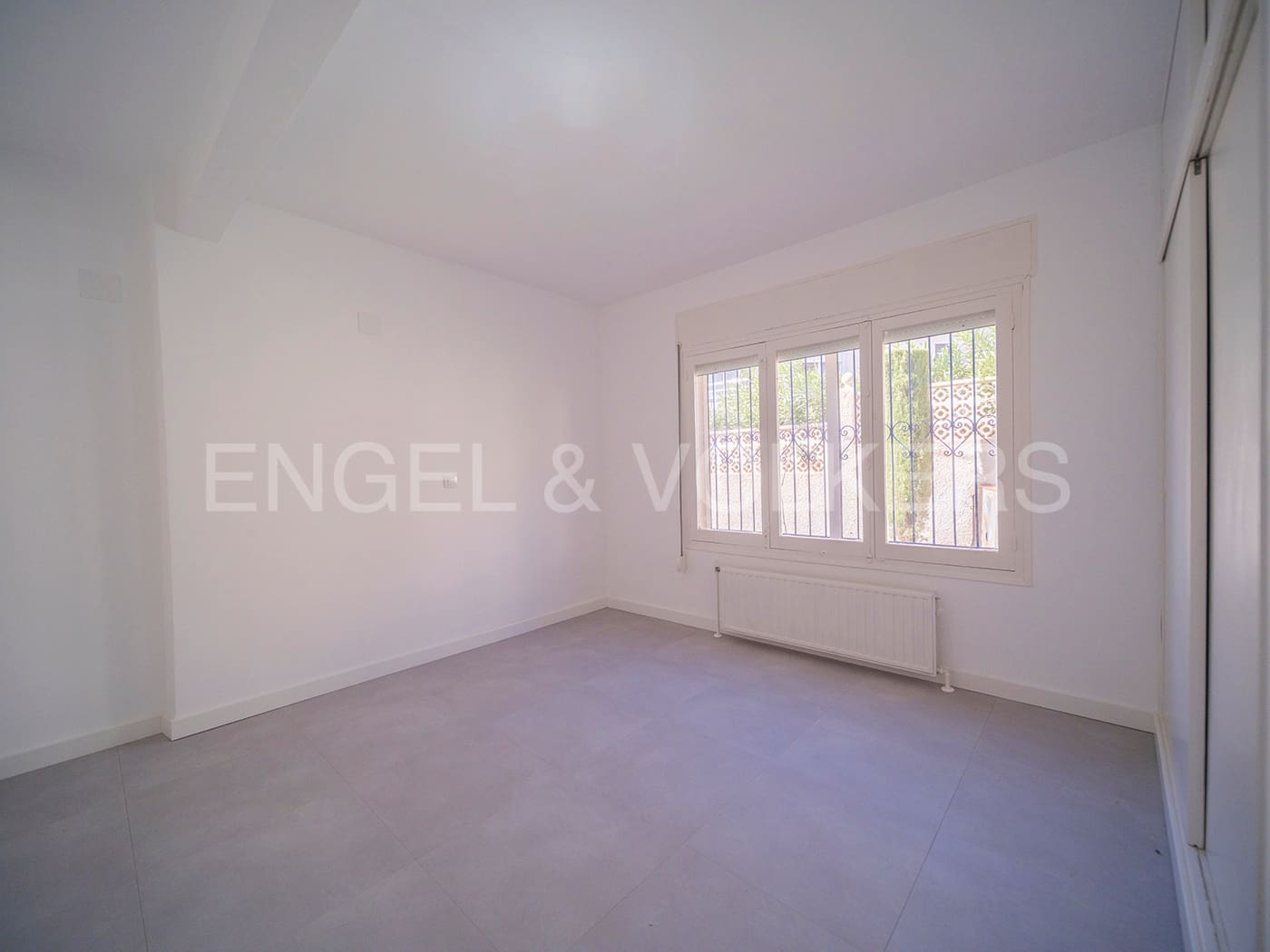 4 soveværelse Villa til salg i El Campello med garage - € 695.000 (Ref: 8173540)