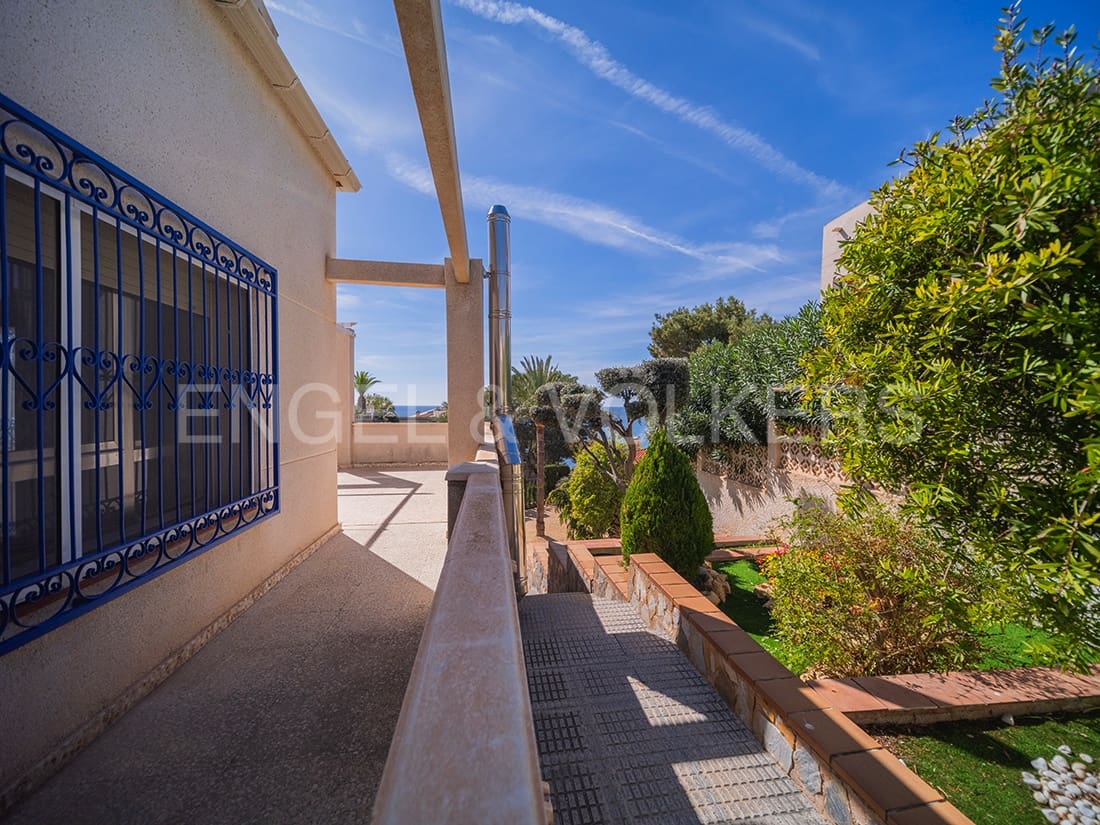 4 soveværelse Villa til salg i El Campello med garage - € 695.000 (Ref: 8173540)