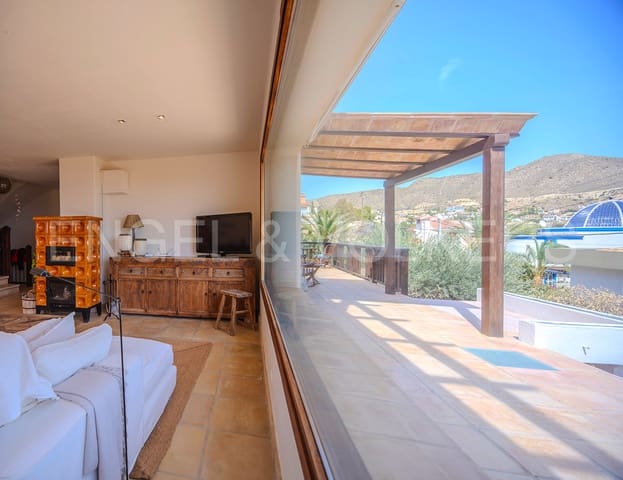 Villa til salg i Coveta Fuma, El Campello - € 1.190.000 (Ref: 8217893)