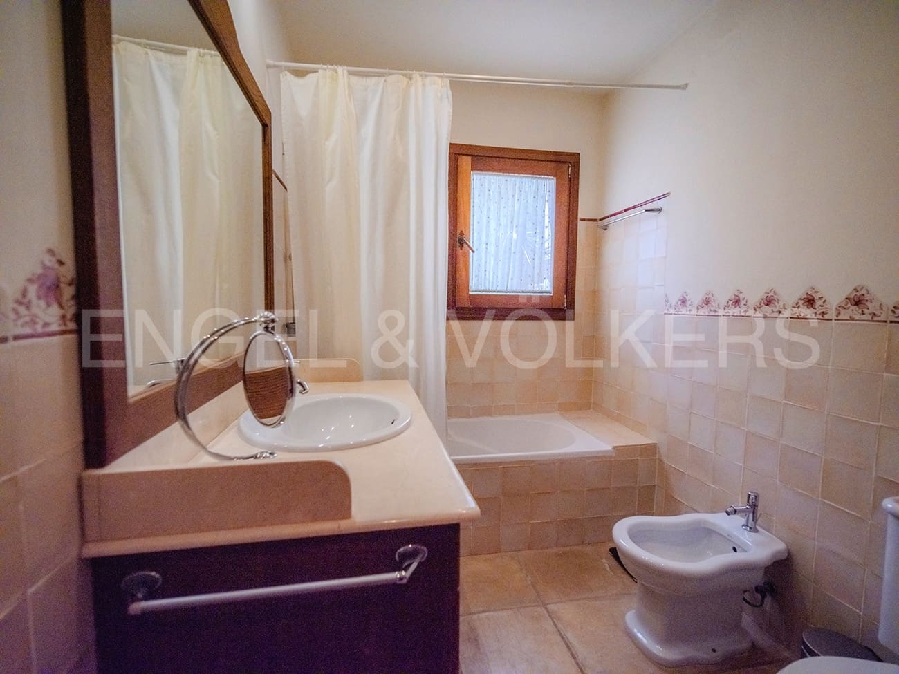 Villa til salgs i El Campello - € 1 190 000 (Ref: 8217893)