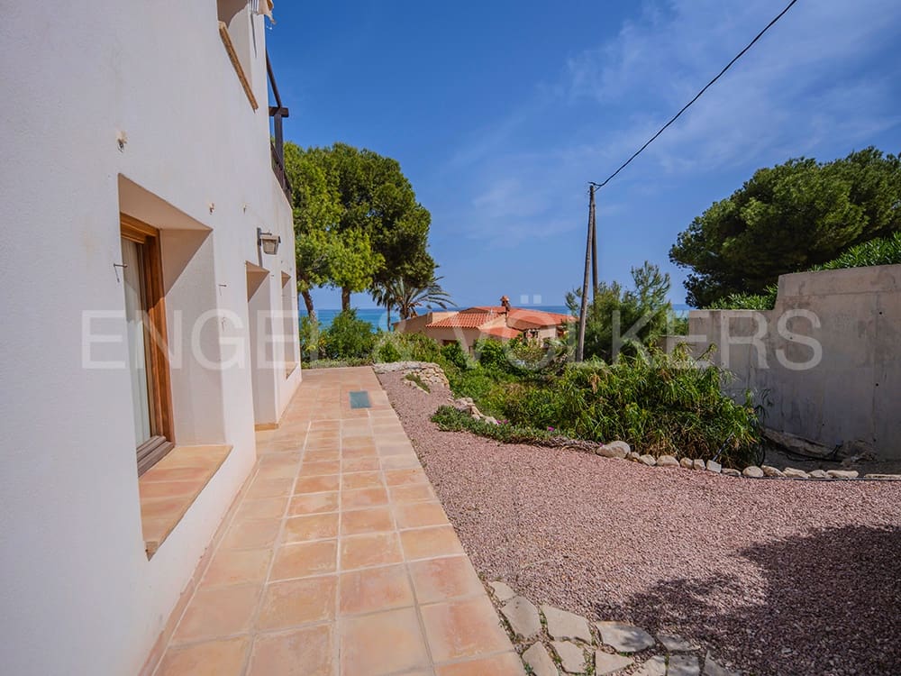 Villa til salgs i El Campello - € 1 190 000 (Ref: 8217893)