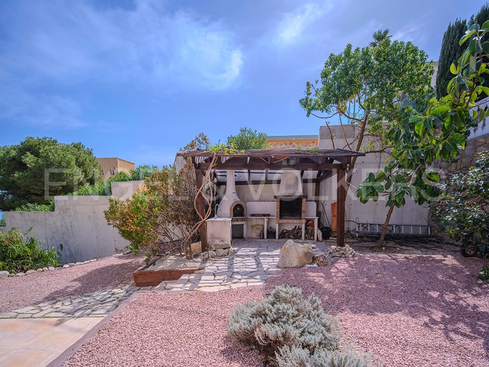 Villa til salgs i El Campello - € 1 190 000 (Ref: 8217893)