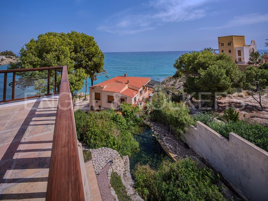 Villa til salgs i El Campello - € 1 190 000 (Ref: 8217893)